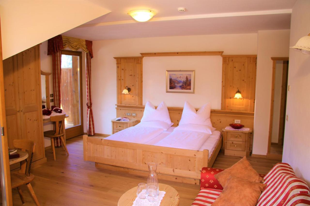 Hotel Alpenrose Dolomites 拉瓦莱 外观 照片