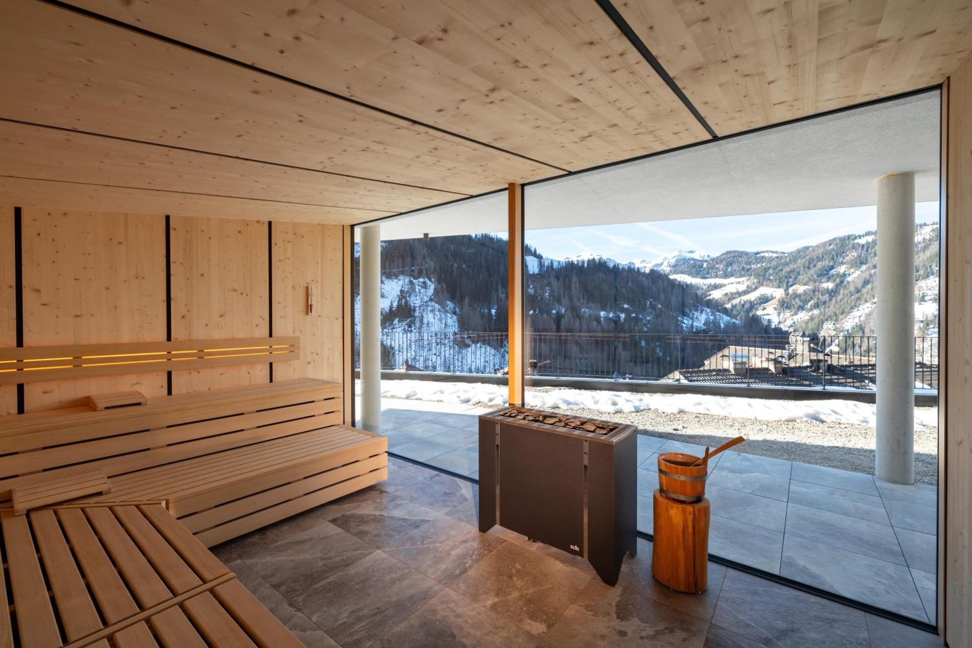 Hotel Alpenrose Dolomites 拉瓦莱 外观 照片