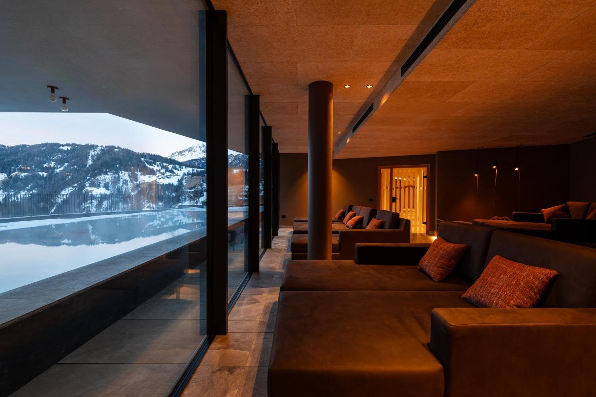 Hotel Alpenrose Dolomites 拉瓦莱 外观 照片