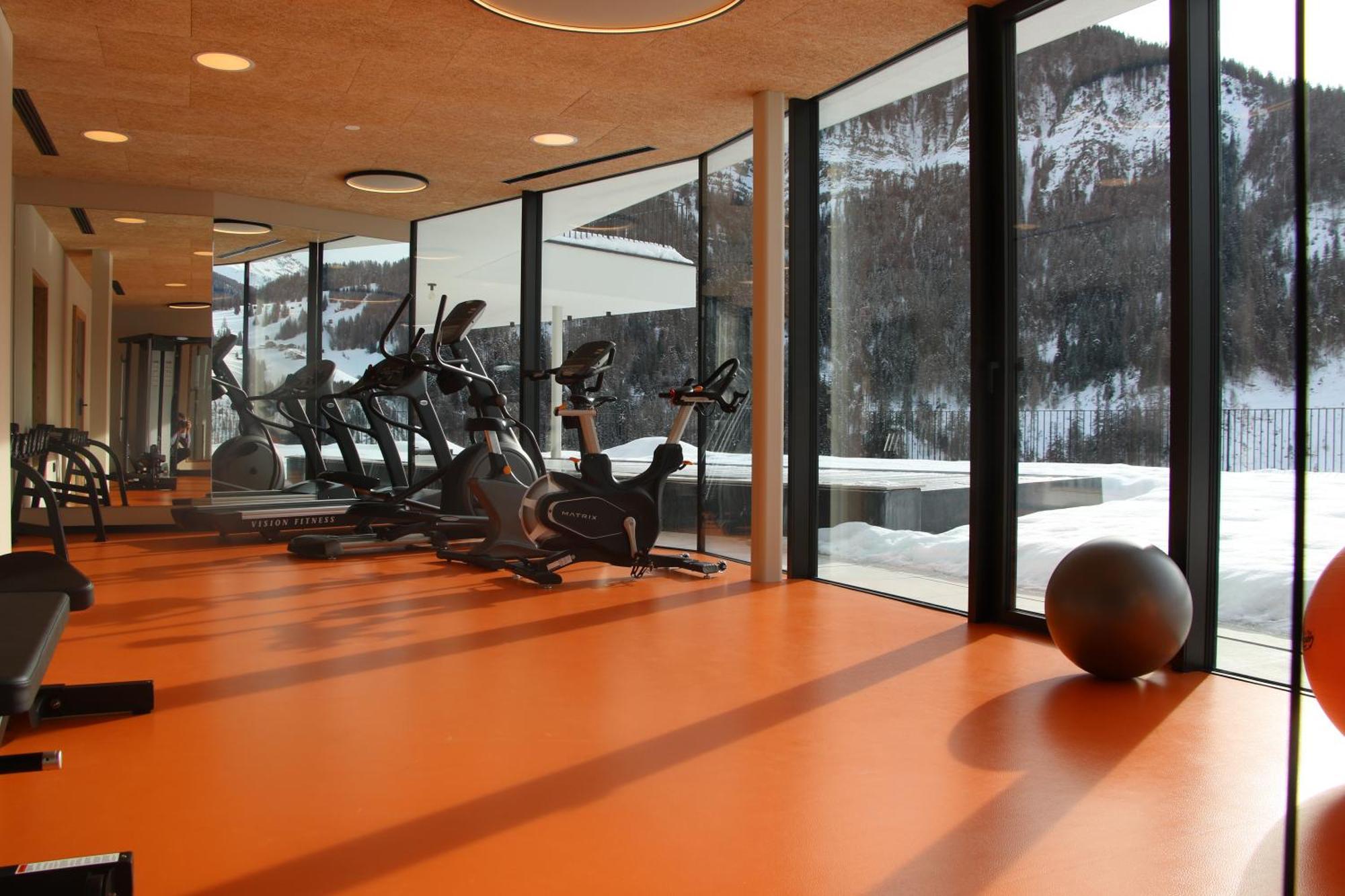 Hotel Alpenrose Dolomites 拉瓦莱 外观 照片