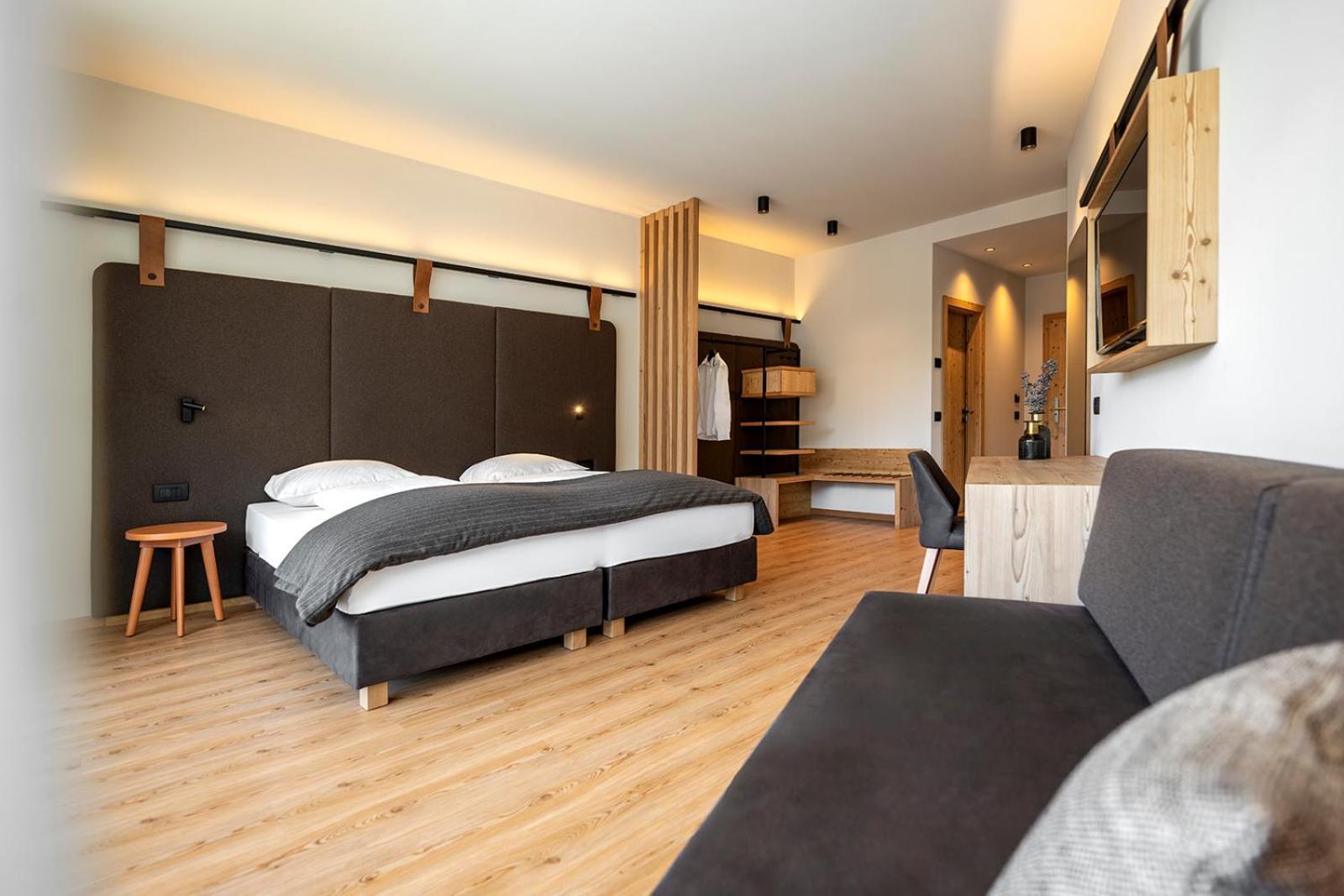 Hotel Alpenrose Dolomites 拉瓦莱 外观 照片