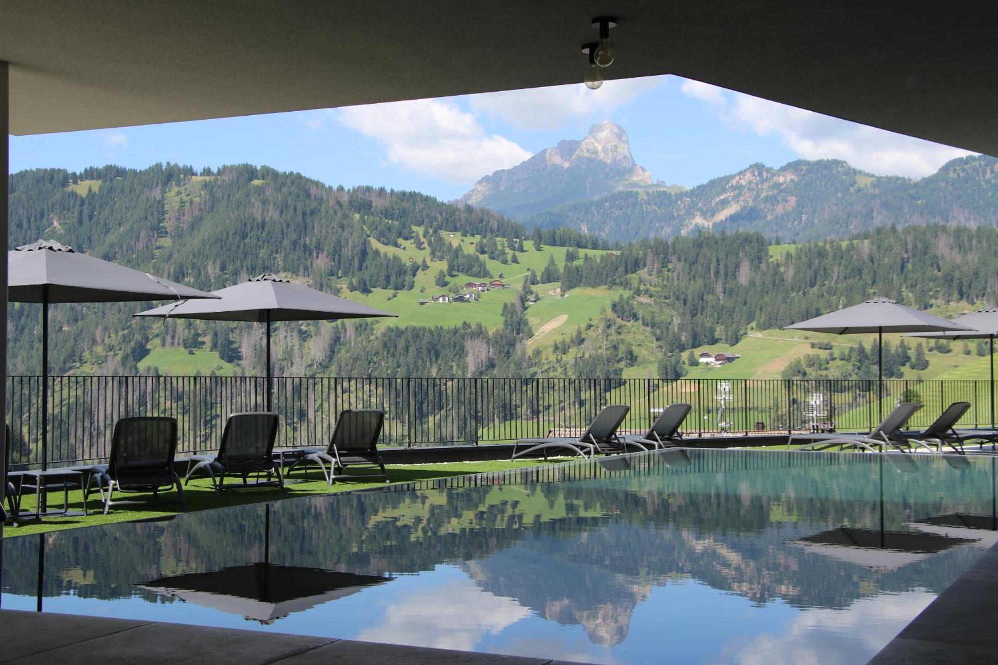 Hotel Alpenrose Dolomites 拉瓦莱 外观 照片