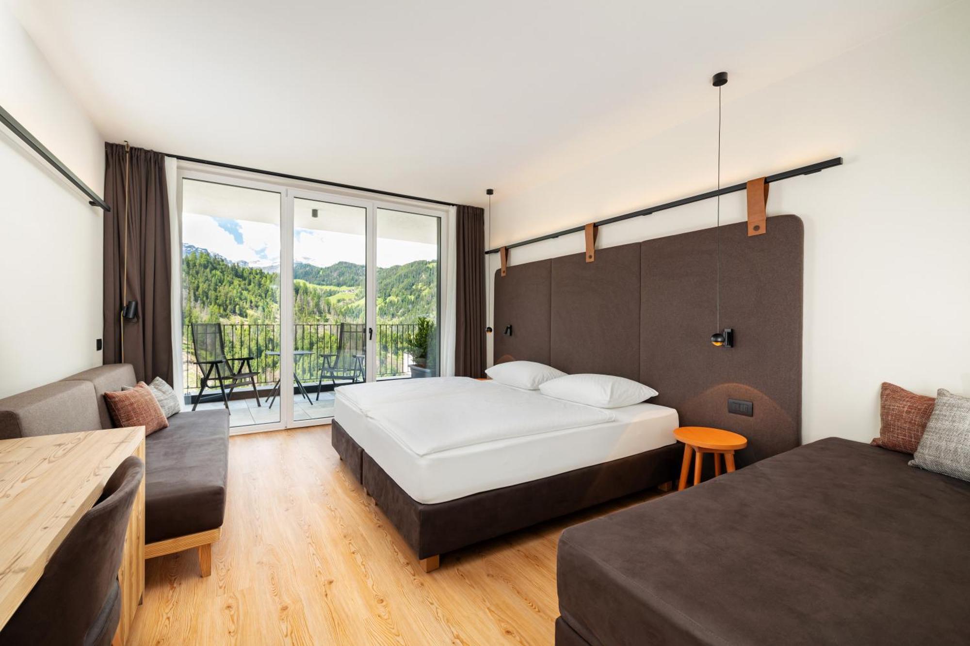 Hotel Alpenrose Dolomites 拉瓦莱 外观 照片