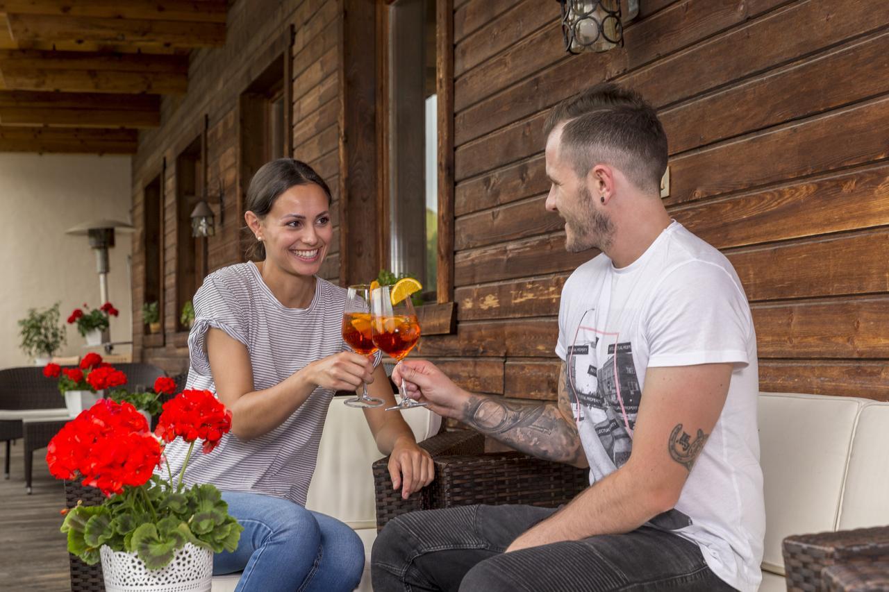 Hotel Alpenrose Dolomites 拉瓦莱 外观 照片