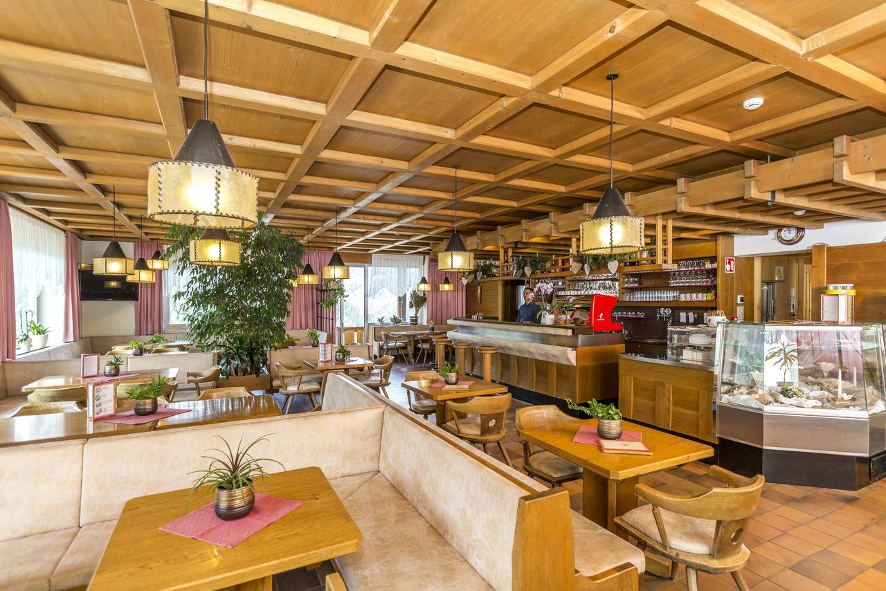 Hotel Alpenrose Dolomites 拉瓦莱 外观 照片